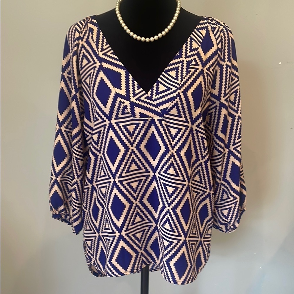 Geometric Patterned Women's Top - Blue and Cream pullover